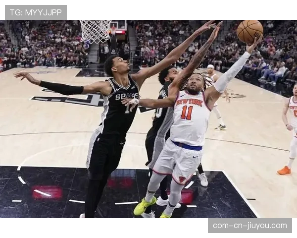 波波维奇防守韧性构建成功 文班亚马护筐与外围换防限制对手三分